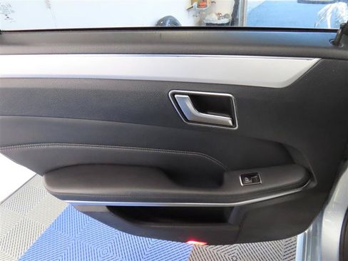 Used 2016 Mercedes-Benz E 350 4MATIC Sedan w/ Premium Package image 31