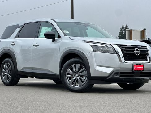 New 2025 Nissan Pathfinder S image 1
