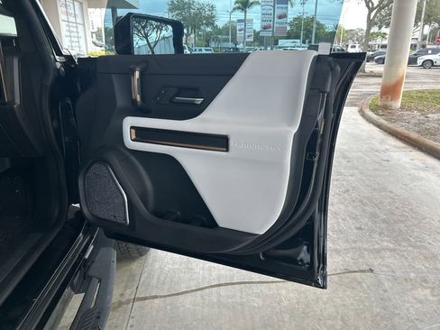 Used 2024 GMC Hummer EV 3X image 32