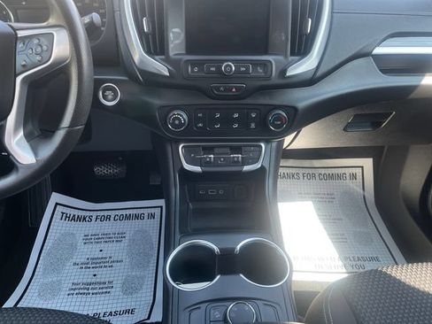 Used 2024 GMC Terrain SLE AWD/4WD image 11