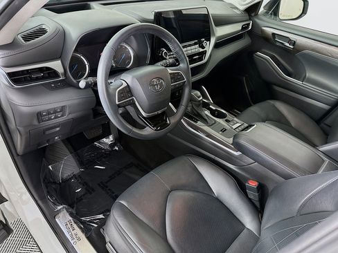 Used 2022 Toyota Highlander Platinum image 9