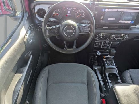 Used 2024 Jeep Gladiator Sport AWD/4WD image 15