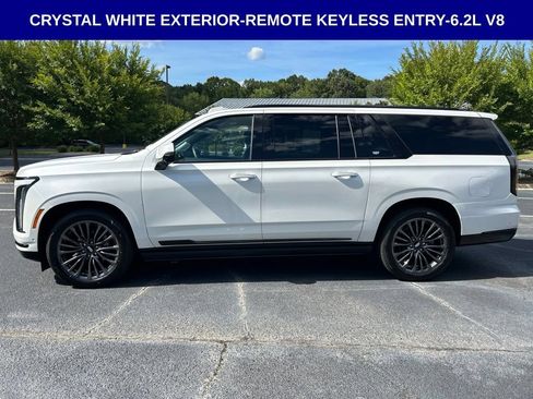 Used 2025 Cadillac Escalade ESV Sport Platinum AWD/4WD image 12