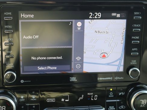 Used 2021 Toyota Highlander Limited image 28