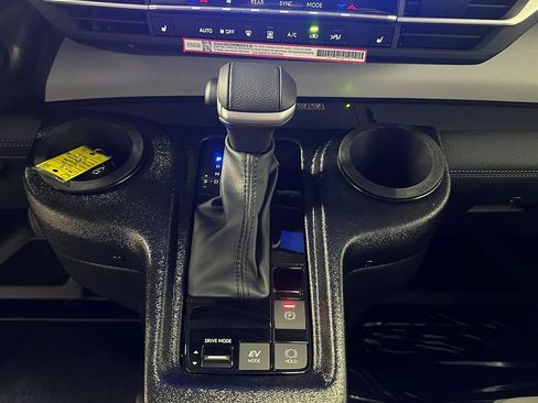 Used 2026 Toyota Sienna XLE FWD image 40