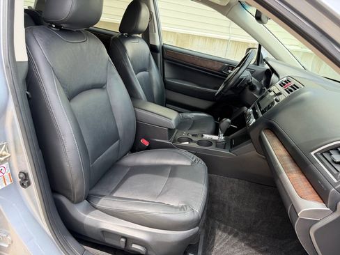 Used 2015 Subaru Outback 3.6R Limited AWD/4WD image 30