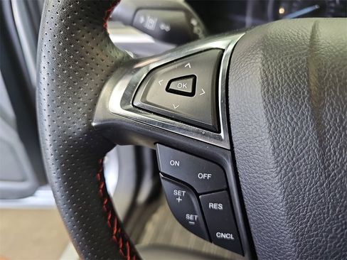 Used 2024 Ford Edge ST-Line image 17