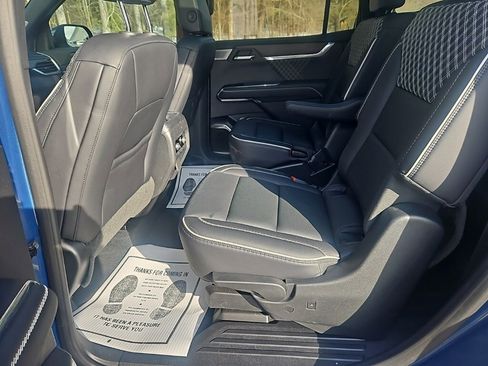 Used 2024 GMC Acadia Denali w/ Super Cruise Package image 19