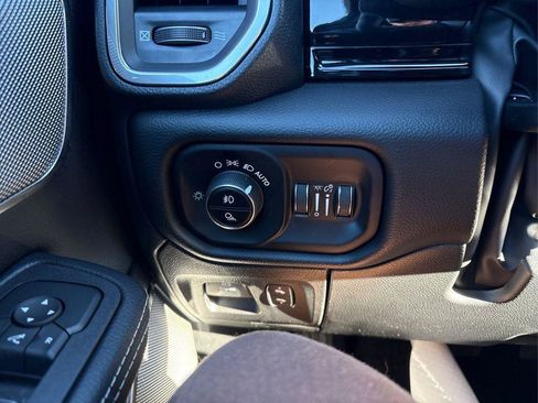 New 2026 RAM 1500 Laramie AWD/4WD image 15