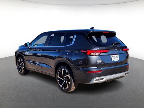 New 2025 Mitsubishi Outlander SE image 4