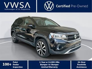 Certified 2024 Volkswagen Taos SE image 1