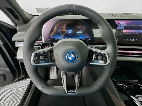 New 2026 BMW i5 eDrive40 w/ M Sport Package image 10