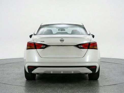 Used 2025 Nissan Altima 2.5 SV image 7