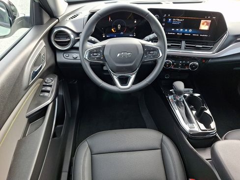 Used 2026 Chevrolet Trax ACTIV image 11