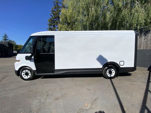 Used 2024 Chevrolet Brightdrop 600 w/ Commercial Equipment Package AWD/4WD image 3