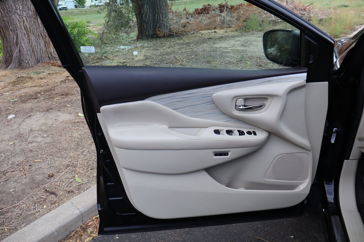 Used 2016 Nissan Murano Platinum w/ Platinum Technology Package FWD image 23