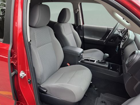 Used 2022 Toyota Tacoma SR w/ SR Convenience Package RWD image 15