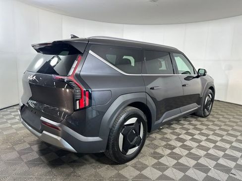 Used 2024 Kia EV9 Wind image 3