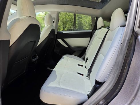 Used 2021 Tesla Model Y 2WD image 27