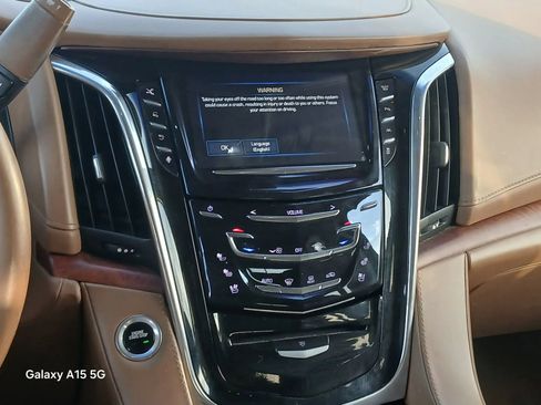 Used 2016 Cadillac Escalade Platinum RWD image 27