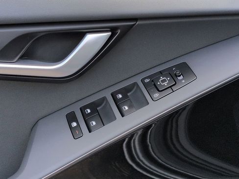 New 2026 Kia Niro EX FWD image 24