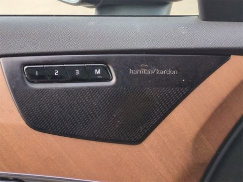 Used 2025 Volvo XC90 T8 Plus image 31