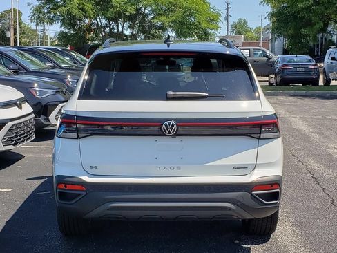 New 2026 Volkswagen Taos SE AWD/4WD image 4