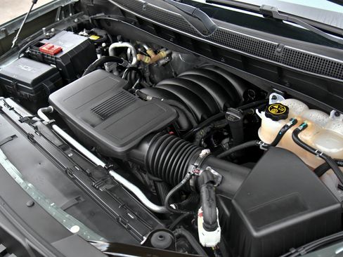 Used 2023 Chevrolet Suburban Premier image 54