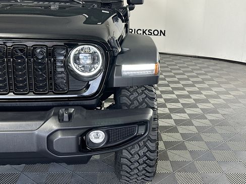 Used 2025 Jeep Wrangler Willys image 9