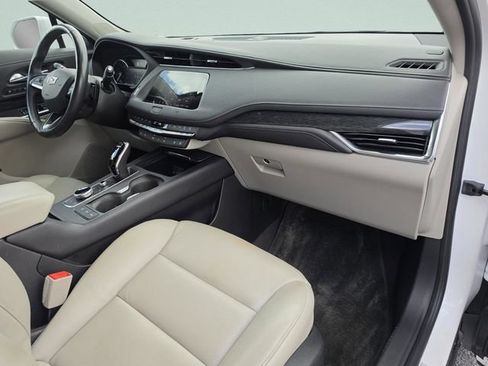 Used 2020 Cadillac XT4 Premium Luxury w/ Driver Assist Package FWD image 22