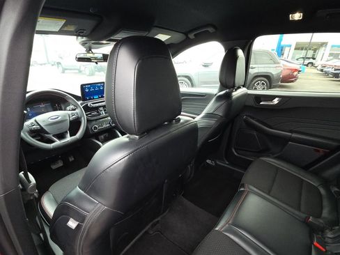 Used 2025 Ford Escape ST-Line Select AWD/4WD image 27