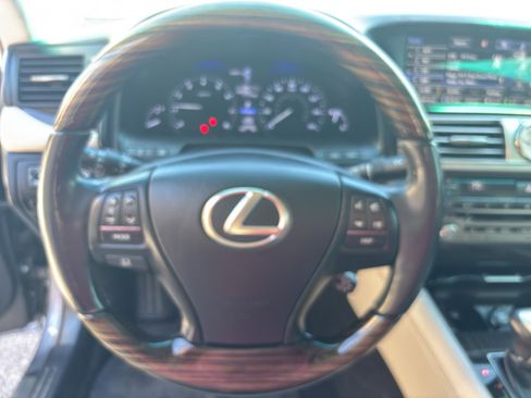 Used 2015 Lexus LS 460 AWD w/ Comfort Package image 12