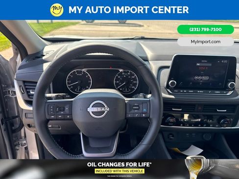 Used 2025 Nissan Rogue SV w/ SV Premium Package AWD/4WD image 15