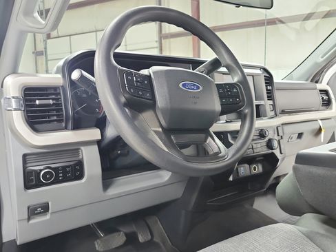 Used 2025 Ford F250 XLT w/ FX4 Off-Road Package AWD/4WD image 35