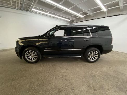Used 2017 GMC Yukon Denali image 3