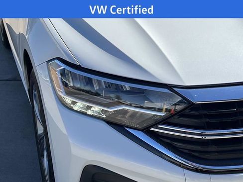 Certified 2024 Volkswagen Jetta SE w/ Panoramic Sunroof Package image 9
