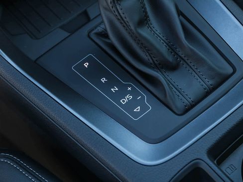 New 2025 Audi Q3 2.0T Premium image 31