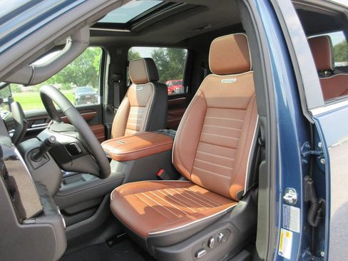 New 2026 GMC Sierra 2500 Denali Ultimate AWD/4WD image 10