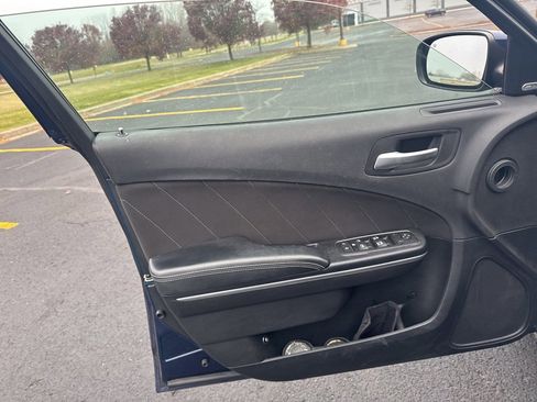 Used 2015 Dodge Charger SXT image 13
