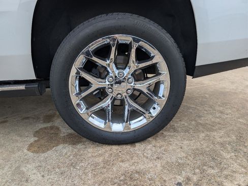 Used 2017 GMC Yukon Denali w/ Open Road Package image 9