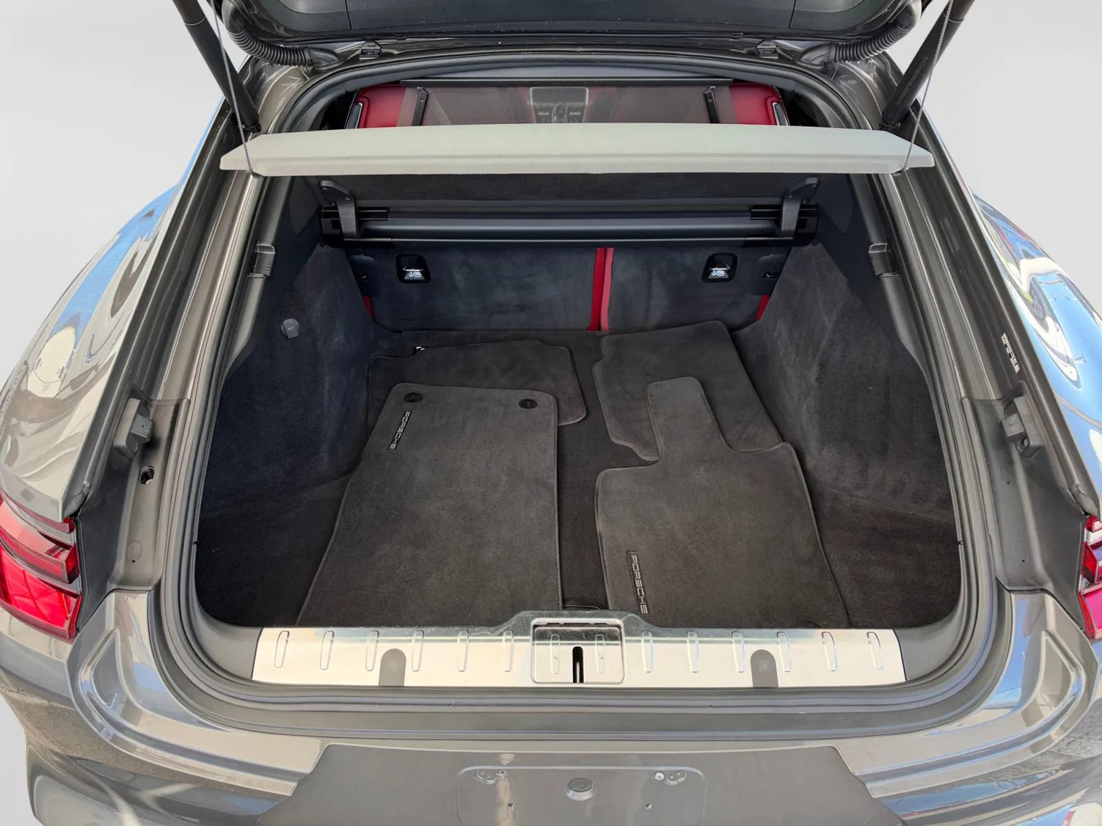 Used 2018 Porsche Panamera 4S AWD/4WD image 18