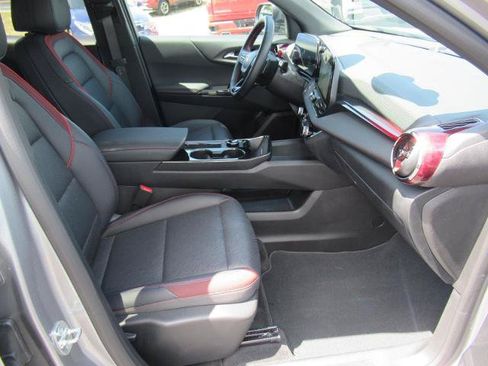Used 2025 Chevrolet Equinox RS FWD image 10