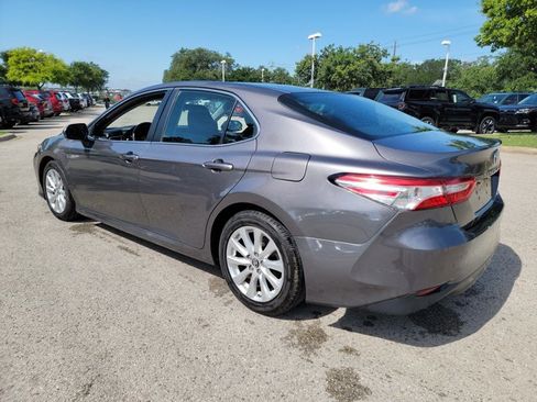 Used 2018 Toyota Camry LE FWD image 7