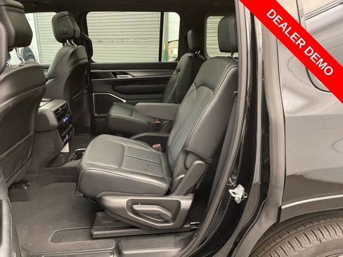 New 2025 Jeep Wagoneer Series II w/ Premium Group I image 20