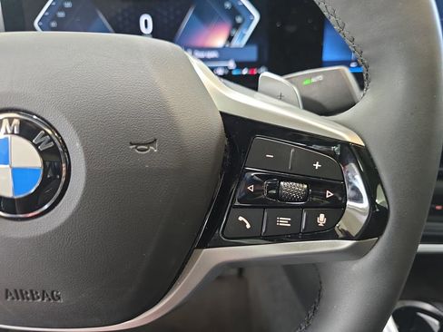 Used 2025 BMW 330i Sedan w/ M Sport Package image 21