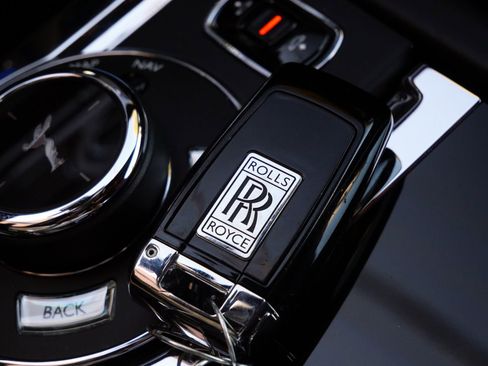 Used 2018 Rolls-Royce Wraith RWD image 15