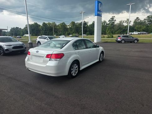 Used 2011 Subaru Legacy 2.5i Premium AWD/4WD image 3