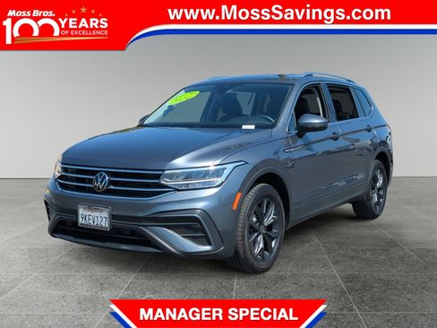 Used 2024 Volkswagen Tiguan SE image 1