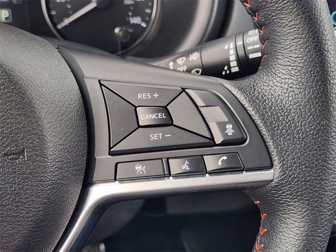 Used 2024 Nissan Kicks SR image 27