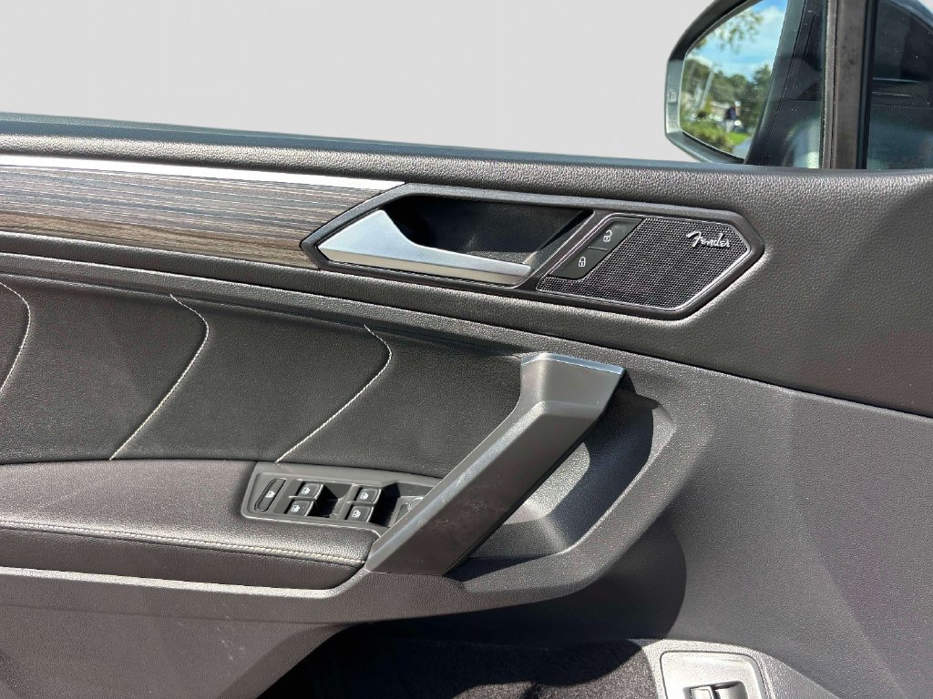 Used 2023 Volkswagen Tiguan SEL R-Line AWD/4WD image 18